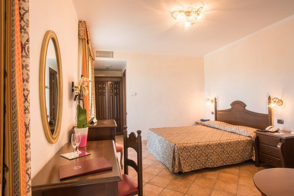Hotel Lido Degli Spagnoli Wellness & 4*